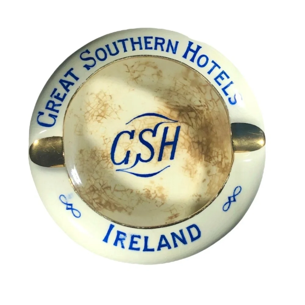 VINTAGE GREAT SOUTHERN HOTELS IRELAND WHITE CERAMIC WITH GOLD & BLUE ASHTRAY